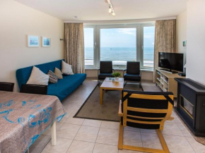 Apartment with frontal sea-views